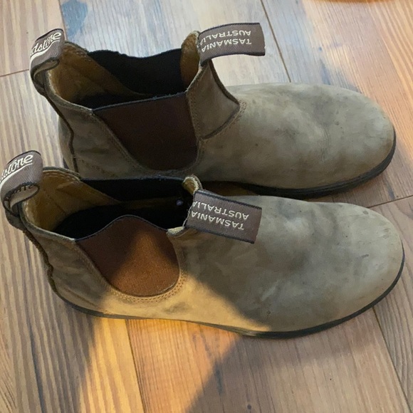 Blundstone Shoes - Blundstone 550 boots women’s 9.5